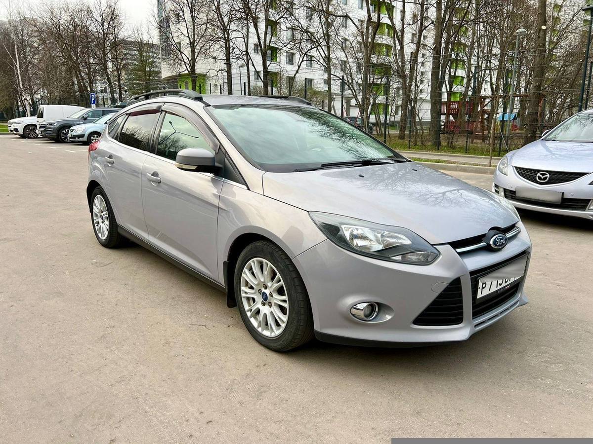 Купить Ford Focus III хэтчбек 5 дв., 2012 года, цвет: Серый, за 850000 руб.  в Санкт-Петербурге